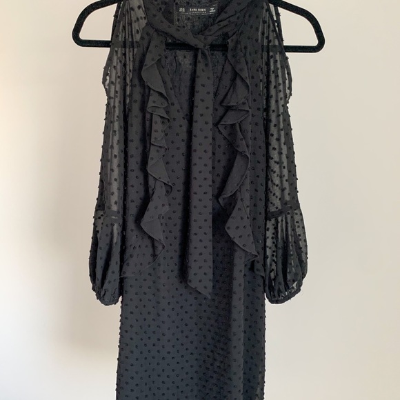 COPY - Zara Dotted Long Sleeve Mini Dress with Cu… - Picture 3 of 3